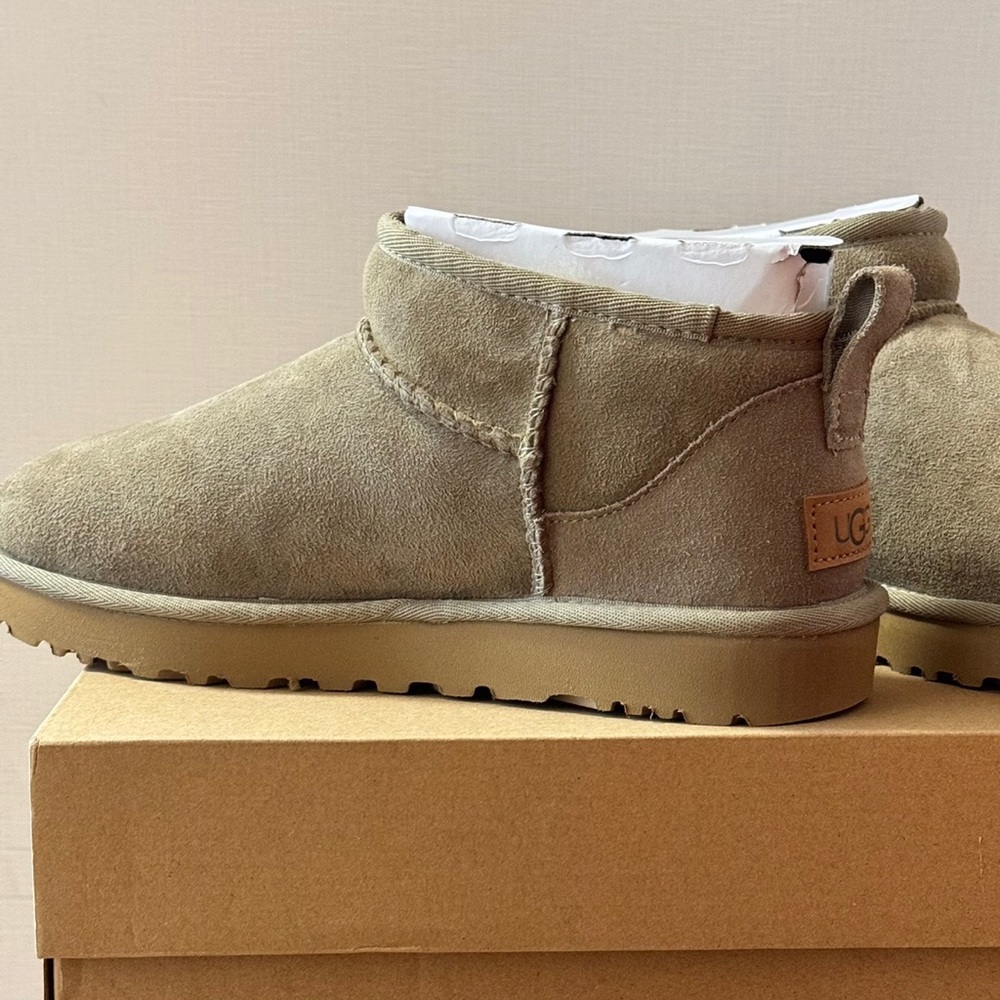UGG Classic Ultra Mini Boots Antilope NWT - Picture 2 of 7